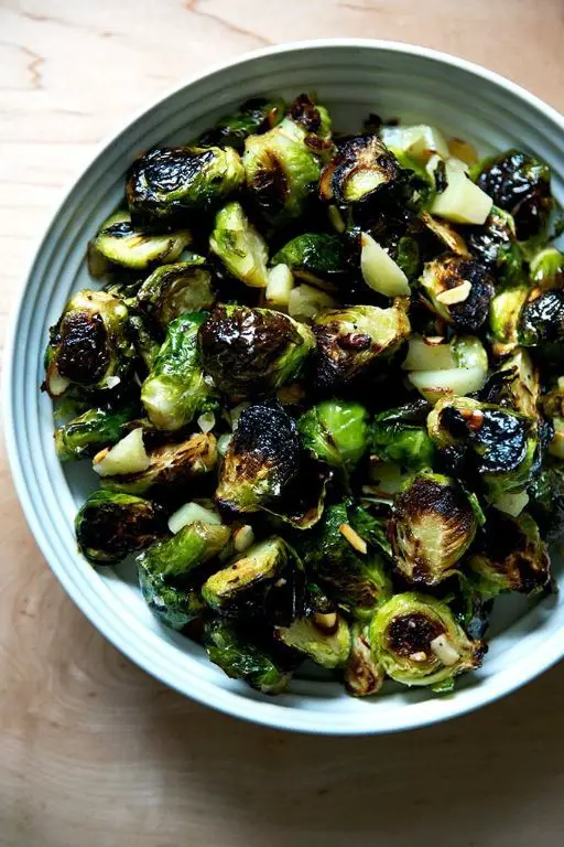 Balsamic Brussels Sprouts with Toasted Almonds