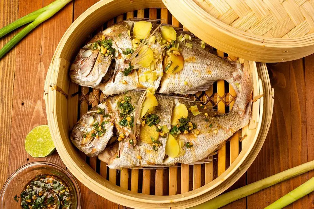 Bamboo Steamer Fish with Lemongrass