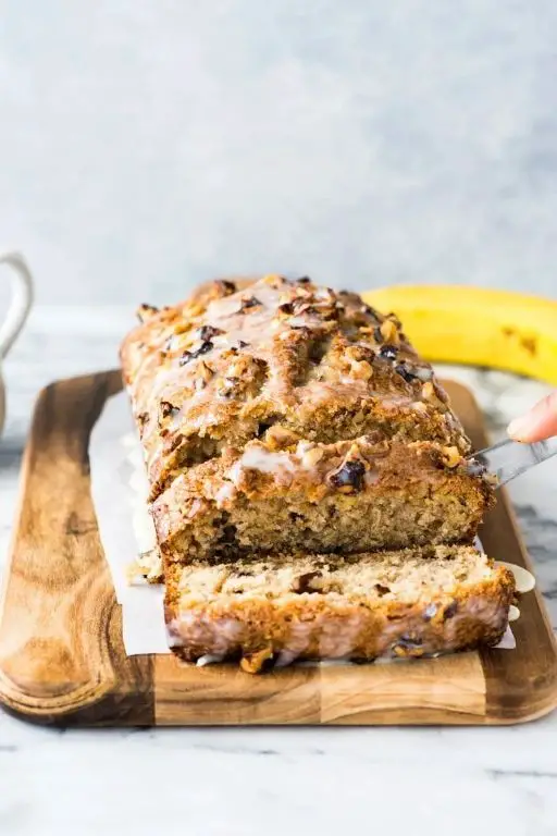 Banana Bread with Walnuts and Cinnamon
