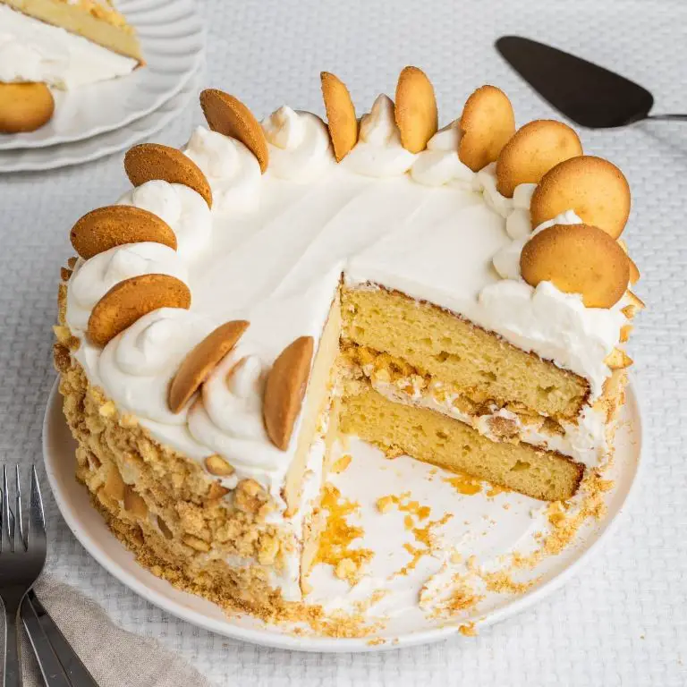 Banana Pudding Sheet Cake with Vanilla Wafers