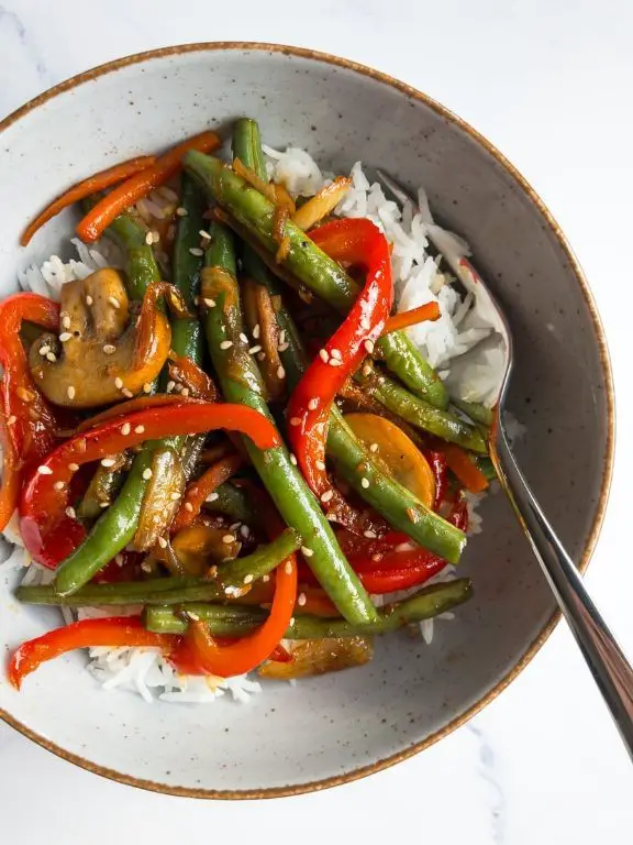 Banza Stir-Fry with Soy Ginger Sauce