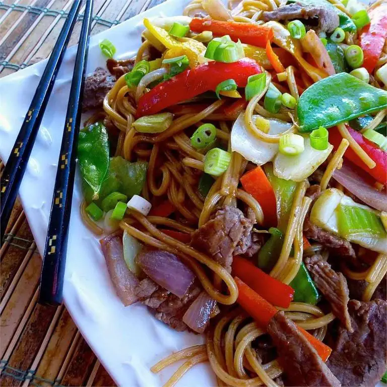 Beef Lo Mein with Bell Peppers and Onions