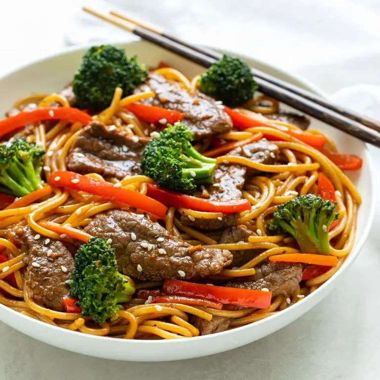 Beef Lo Mein with Broccoli and Carrots
