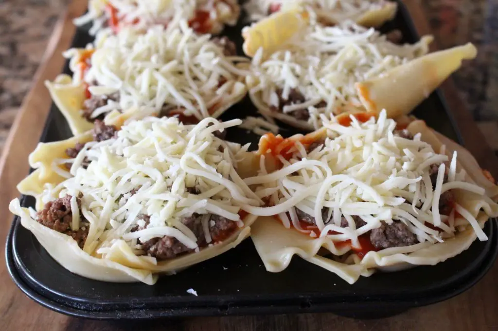 Beef and Cheese Lasagna Cupcakes