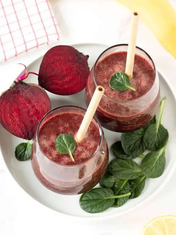 Beetroot Smoothie with Spinach and Banana
