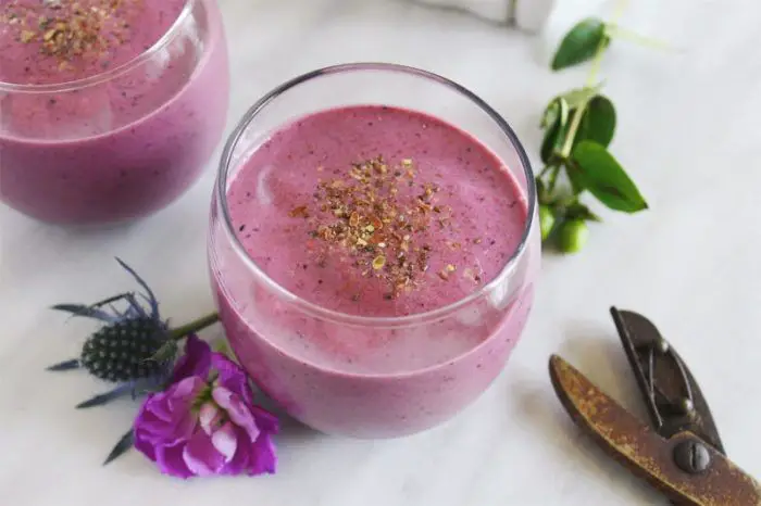 Berry Smoothie with Flax Seeds