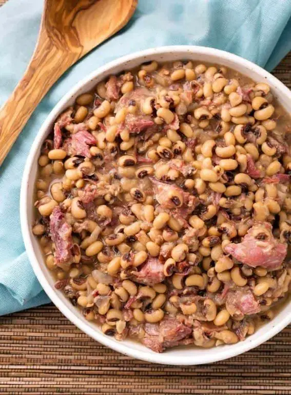 Black-Eyed Peas with Ham Hocks