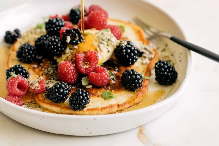 Blackberry Pancakes with Maple Syrup