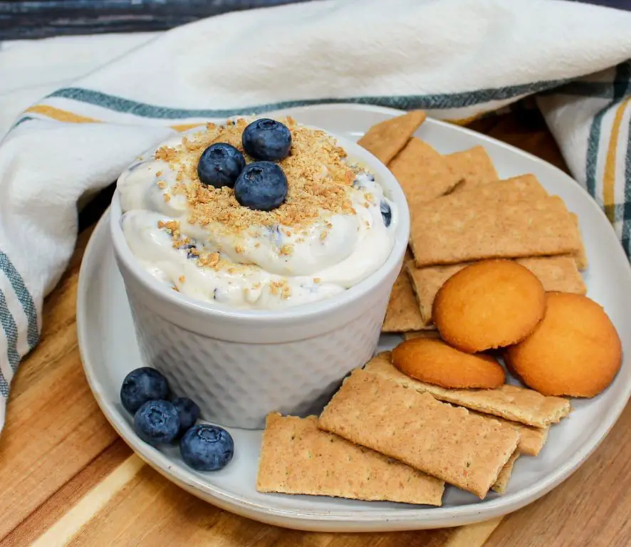 Blueberry Cheesecake Dip with Graham Crackers