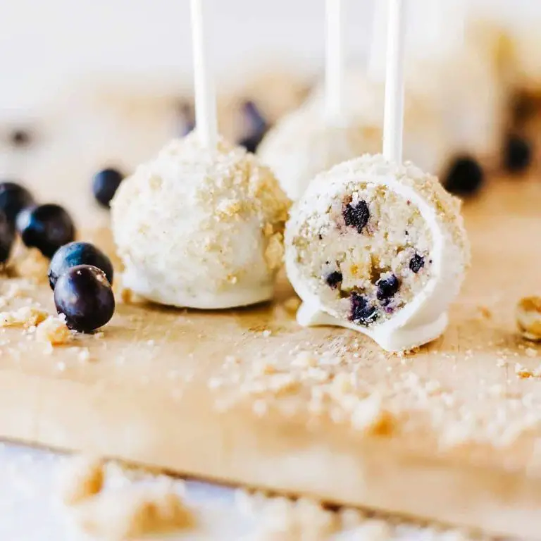 Blueberry Muffin Cake Pops