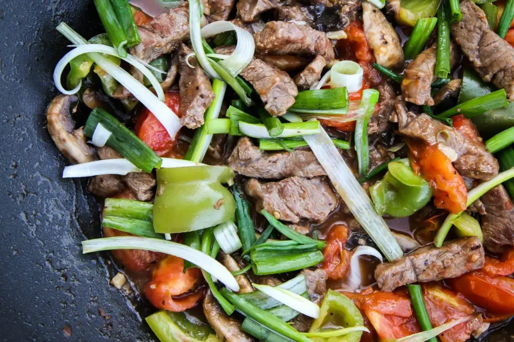 Bo Xao Ca Chua (Beef with Tomatoes Stir-Fry)