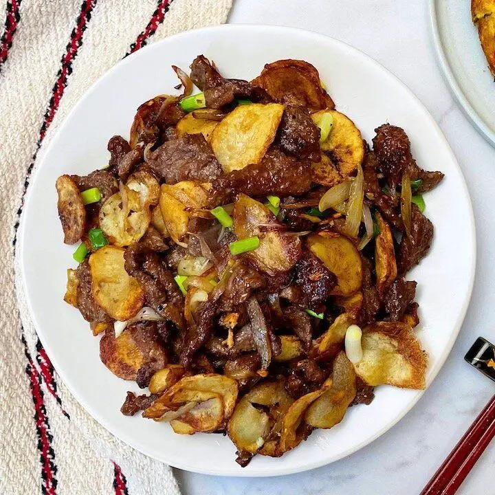 Bo Xao Dau Que (Beef with Cinnamon Stir-Fry)