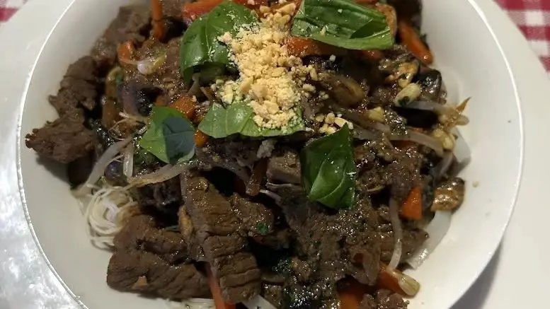 Bo Xao Nam (Beef with Mushrooms Stir-Fry)