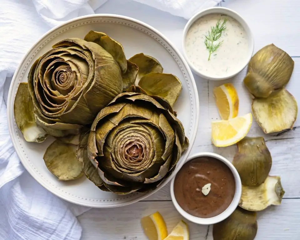 Boiled Artichoke with Creamy Dill Dip