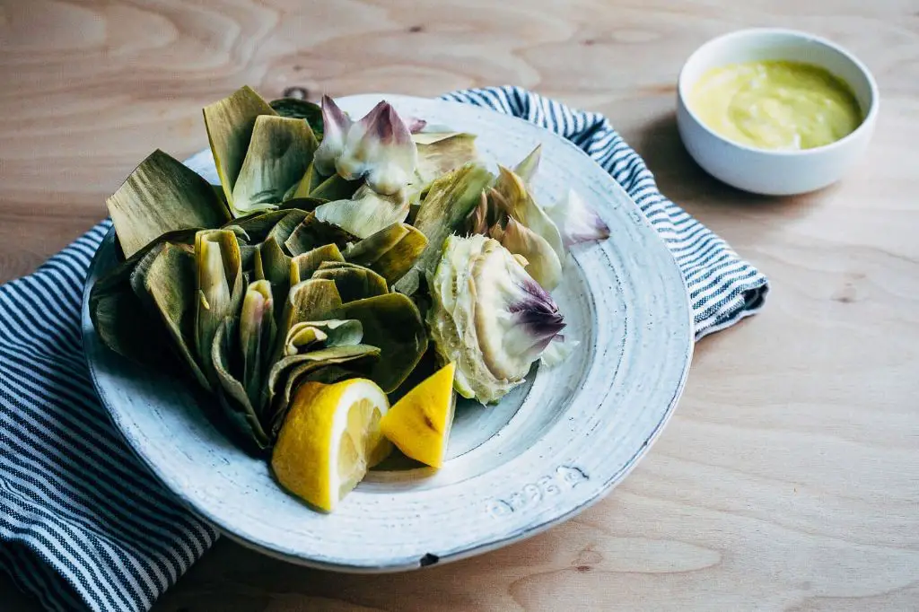 Boiled Artichoke with Roasted Garlic Aioli