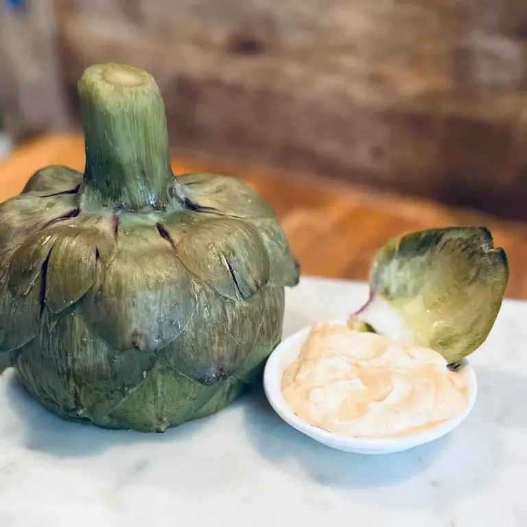 Boiled Artichoke with Spicy Sriracha Mayo