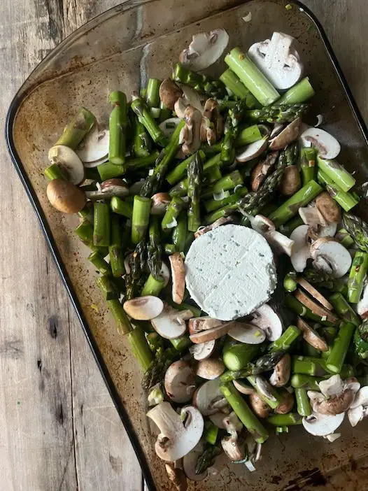 Boursin Cheese and Asparagus Pasta