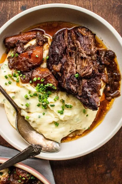 Braised Beef with Creamy Mashed Potatoes