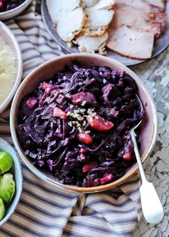 Braised Red Cabbage with Apples in Slow Cooker
