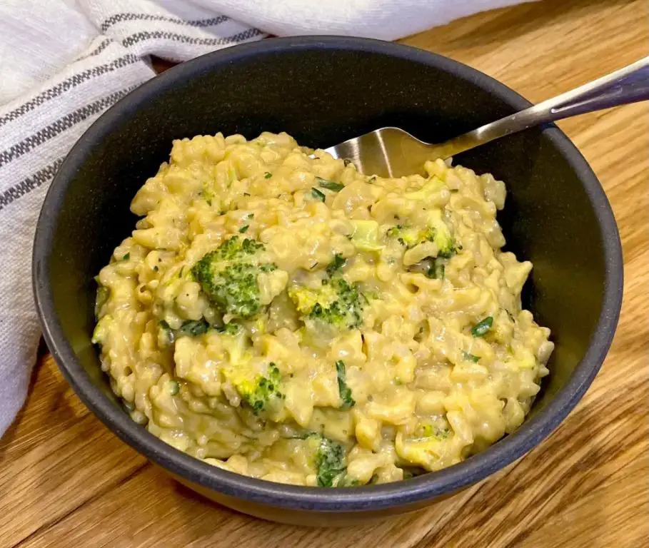 Broccoli and Cheddar Instant Pot Risotto