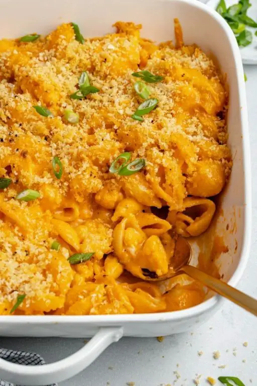 Buffalo Cauliflower Mac and Cheese