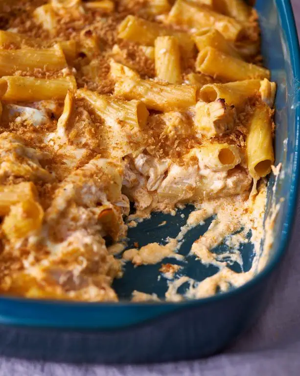Buffalo Chicken Cheesy Pasta Bake