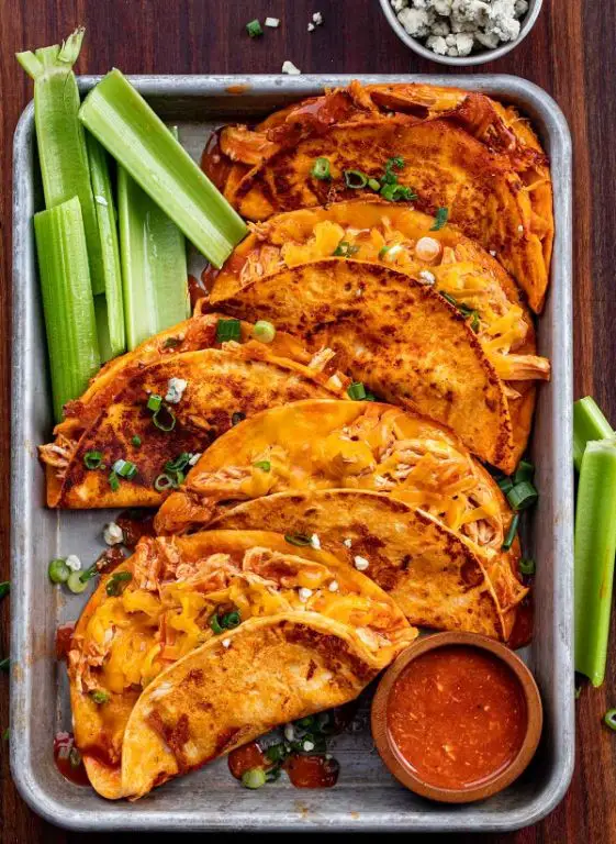 Buffalo Mac and Cheese Tacos