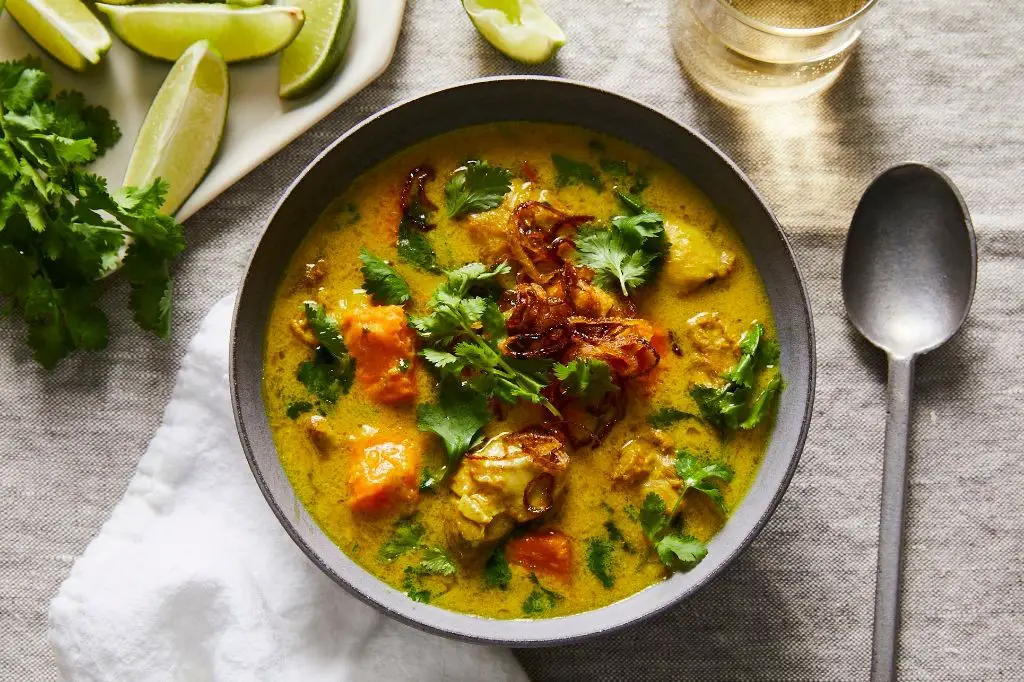 Burmese Chicken Coconut Curry