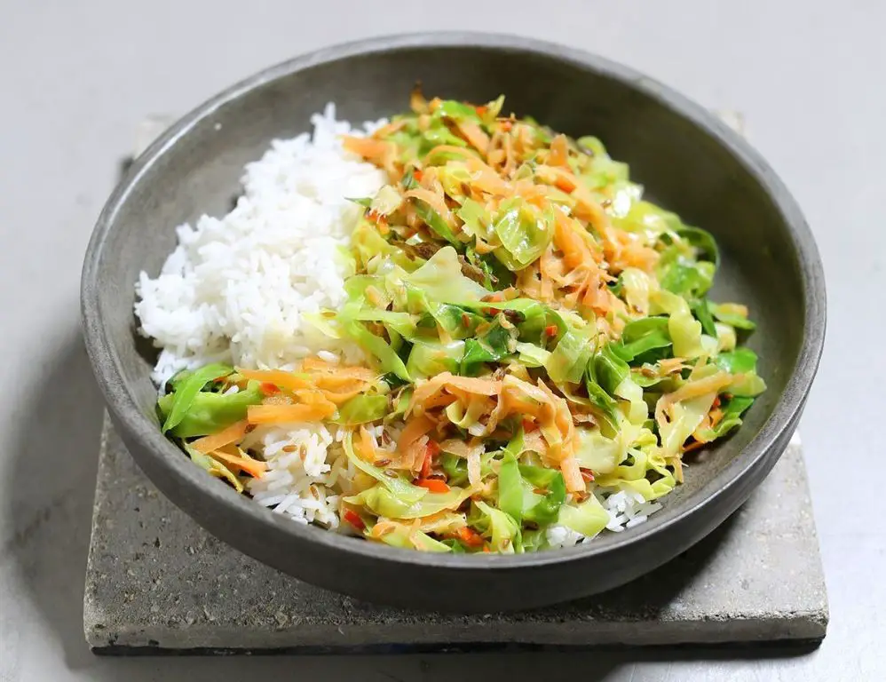 Cabbage and Carrot Curry