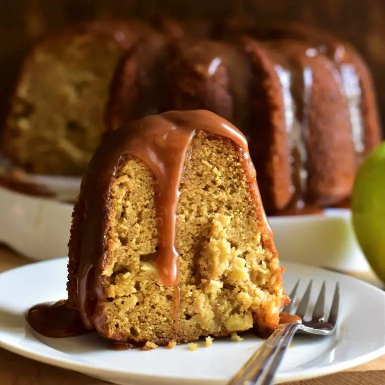 Caramel Apple Holiday Bundt Cake