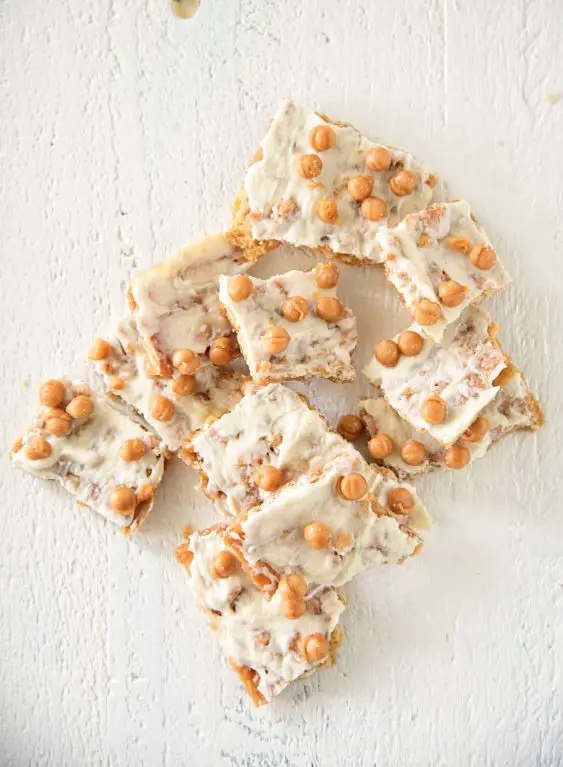 Caramel Apple Saltine Toffee