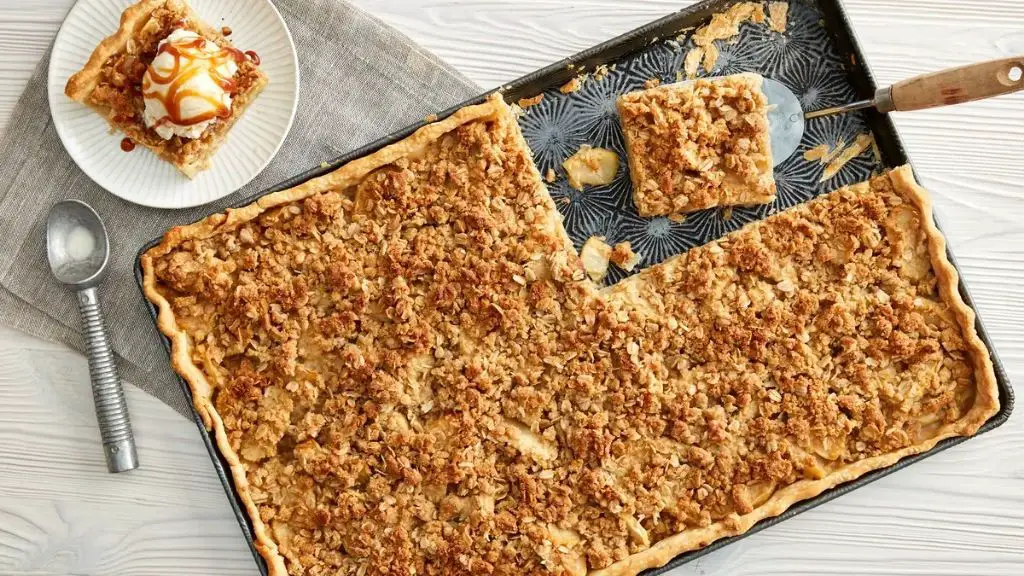 Caramel Apple Slab Pie