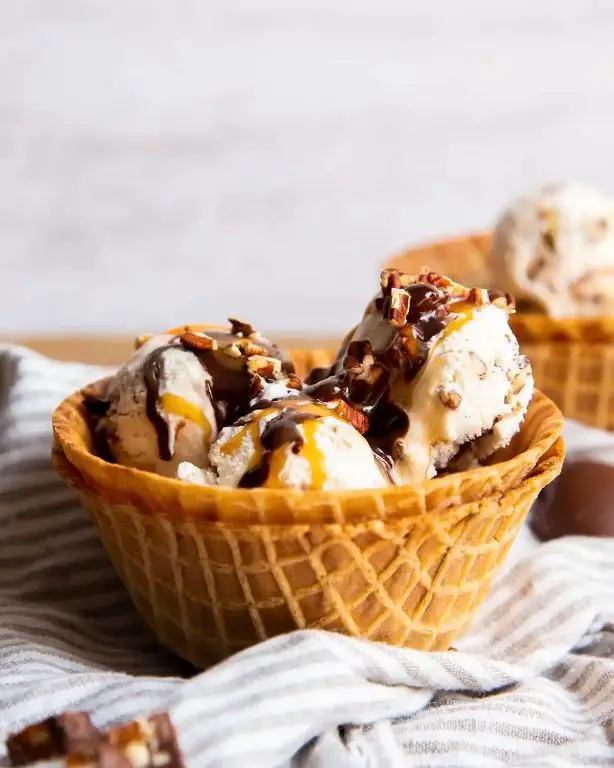 Caramel Pecan Turtle Sundae