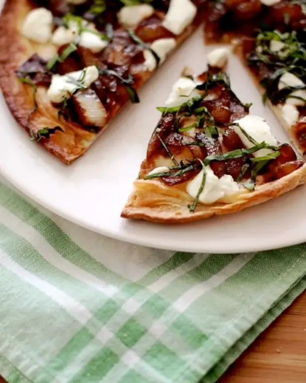 Caramelized Onion and Goat Cheese Flatbread