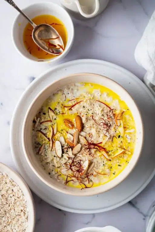 Cardamom and Saffron Oatmeal