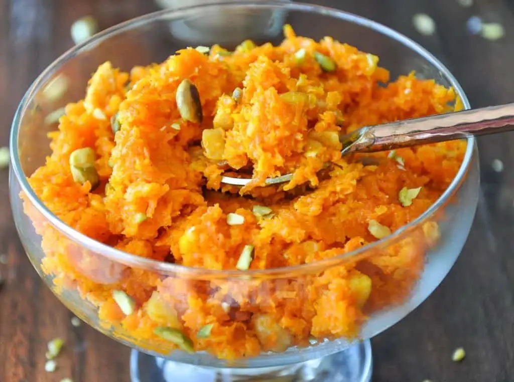 Carrot Halwa (Indian Carrot Pudding)