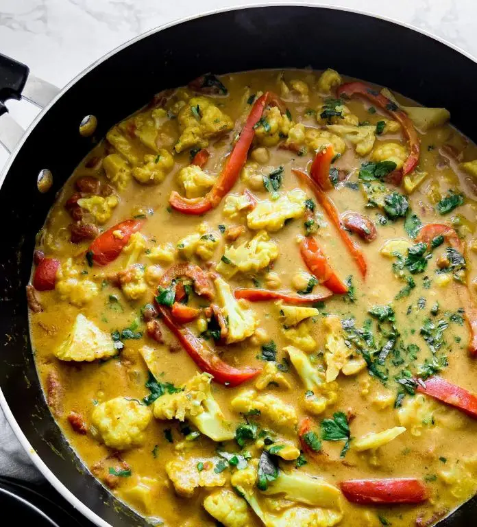 Cauliflower Head Curry with Coconut Milk