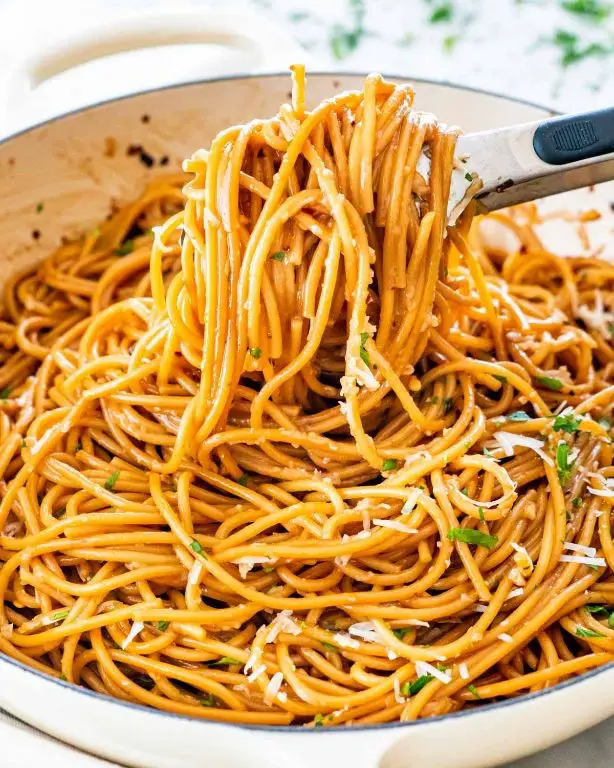 Cayenne Pepper Garlic Butter Noodles