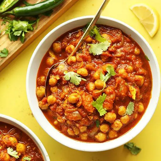 Chana Masala with Chickpeas and Tomatoes