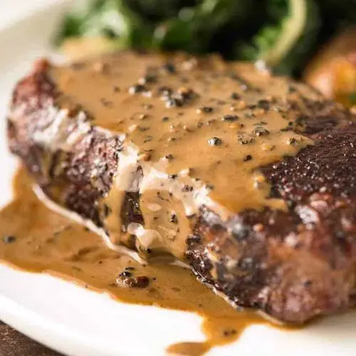 Chateaubriand au Poivre with Creamy Pepper Sauce