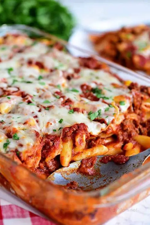 Cheesy Baked Mostaccioli with Mozzarella