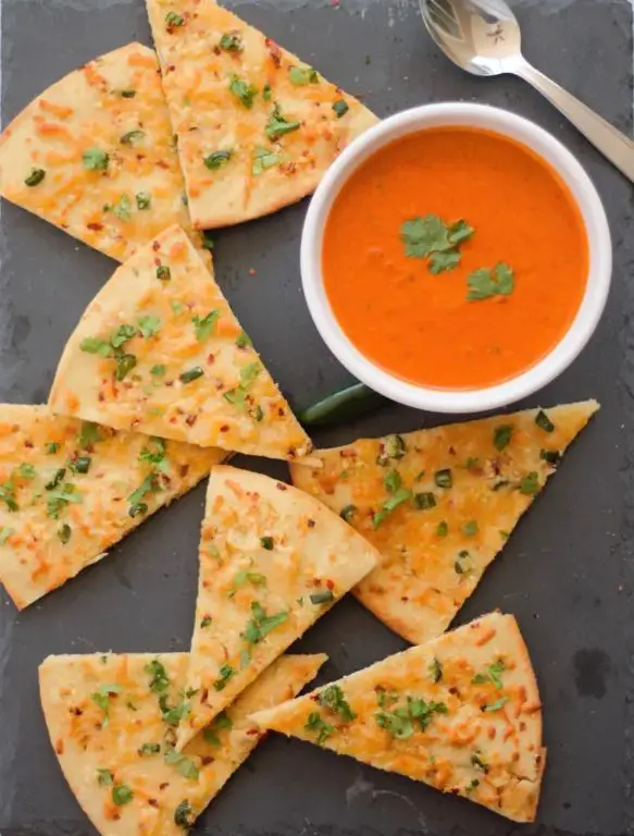Cheesy Garlic Naan Bites