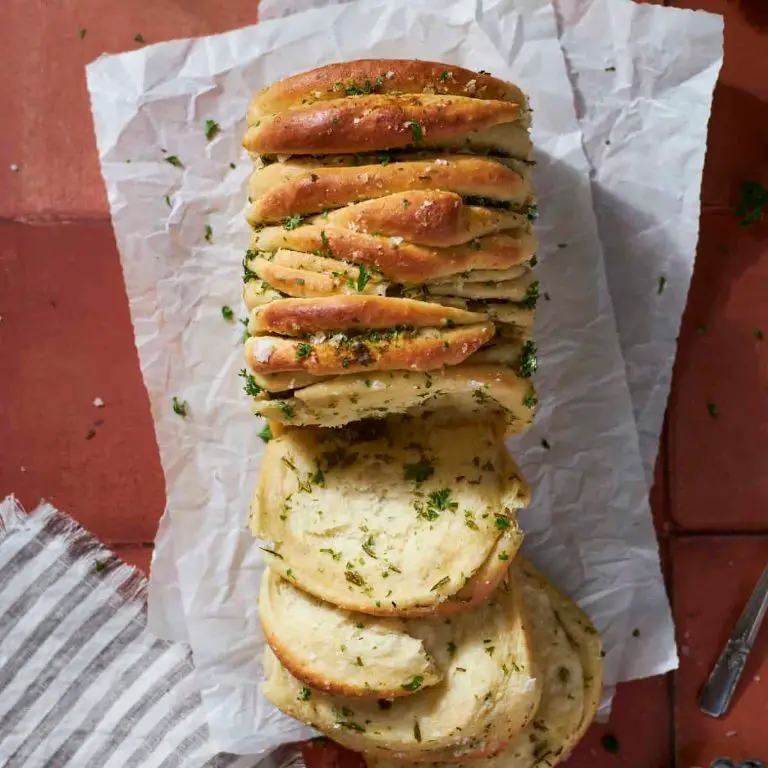Cheesy Quick Discard Pull-Apart Rolls