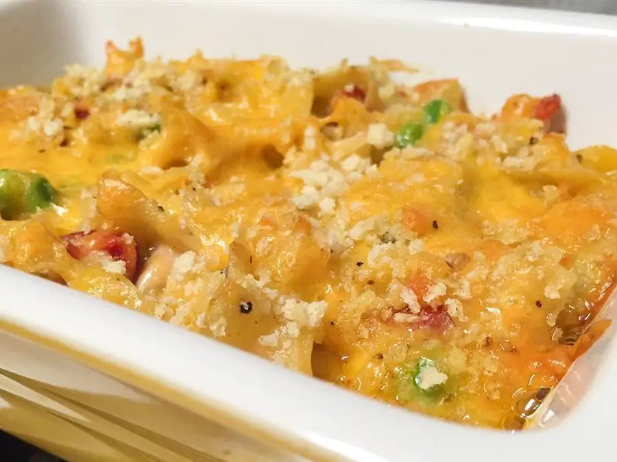 Cheesy Tuna Casserole with Peas