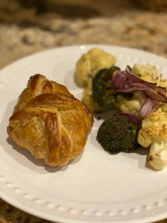 Chicken Pesto Puff Pastry Bundles