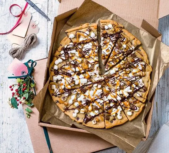 Chocolate Chip Cookie Pizza