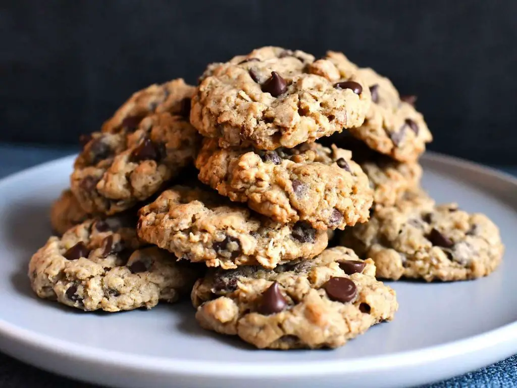 Chocolate Chip Oatmeal Cookies