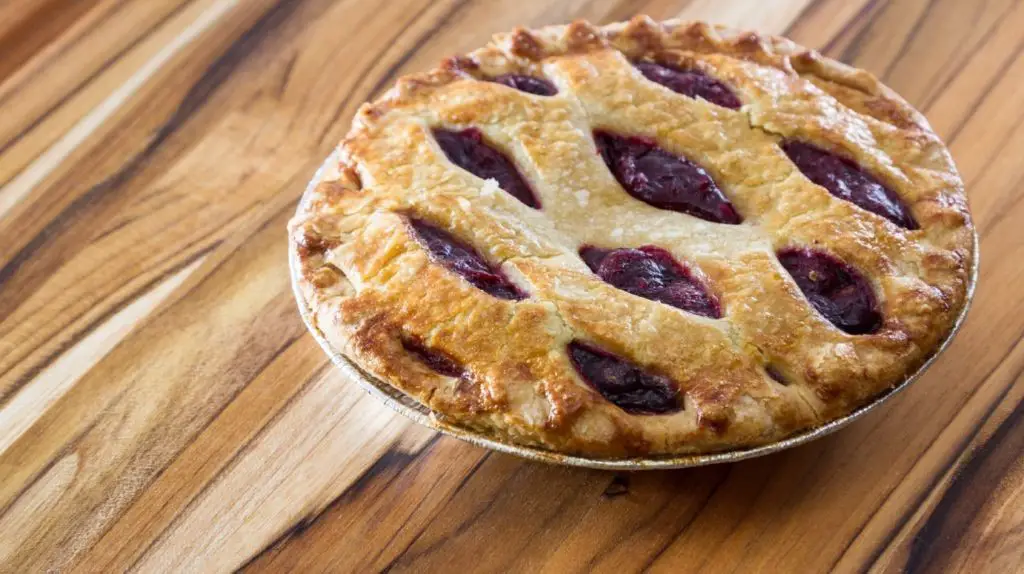 Chokeberry and Apple Pie