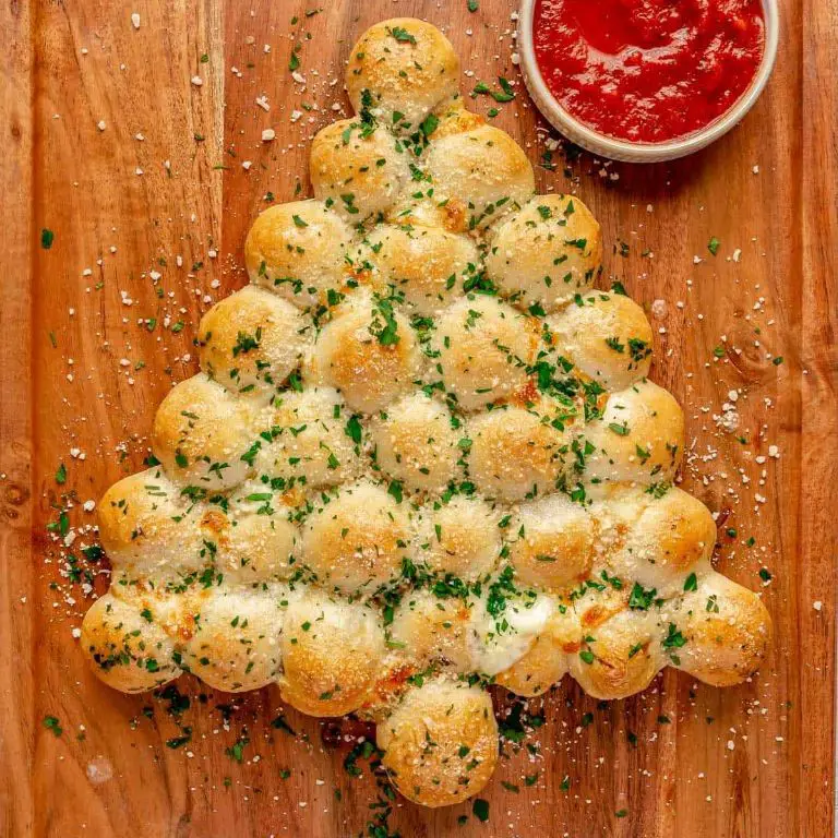 Christmas Tree Pull-Apart Bread