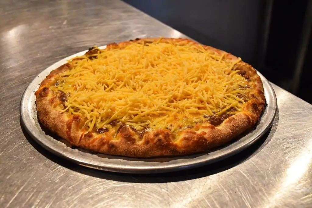 Cincinnati Chili Pizza with Cheddar Crust